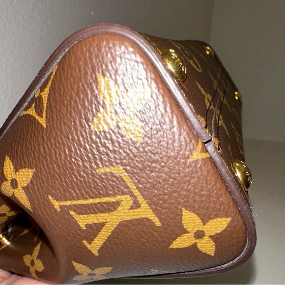 100% Authentic “Cluny Mini” Louis VuittonMonogram Satchel. Excellent Condition - Picture 10 of 14